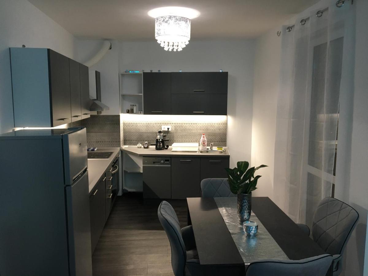 Queen Apartman Debrecen Eksteriør bilde
