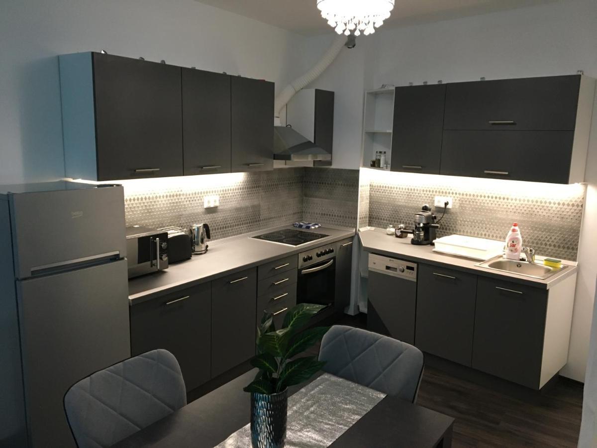 Queen Apartman Debrecen Eksteriør bilde