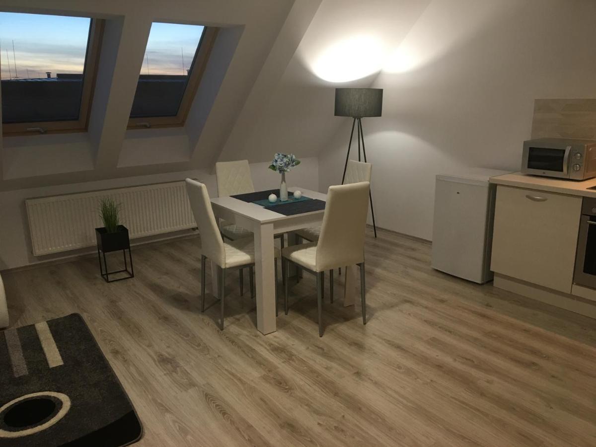 Queen Apartman Debrecen Eksteriør bilde
