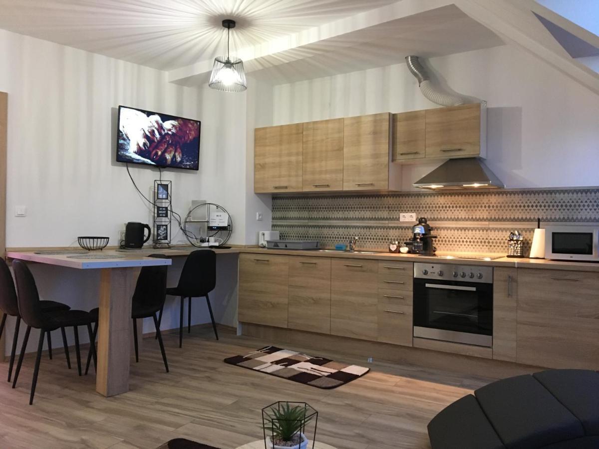 Queen Apartman Debrecen Eksteriør bilde