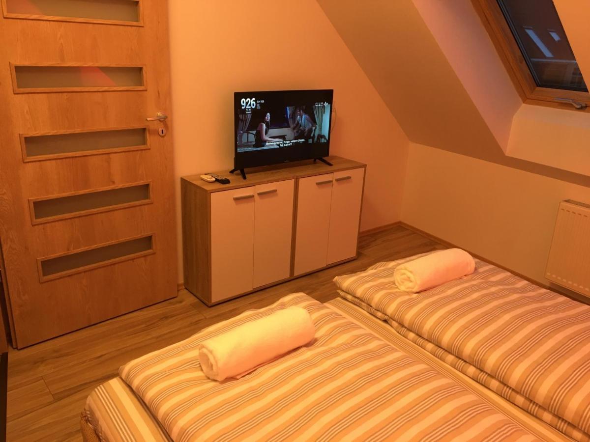 Queen Apartman Debrecen Eksteriør bilde
